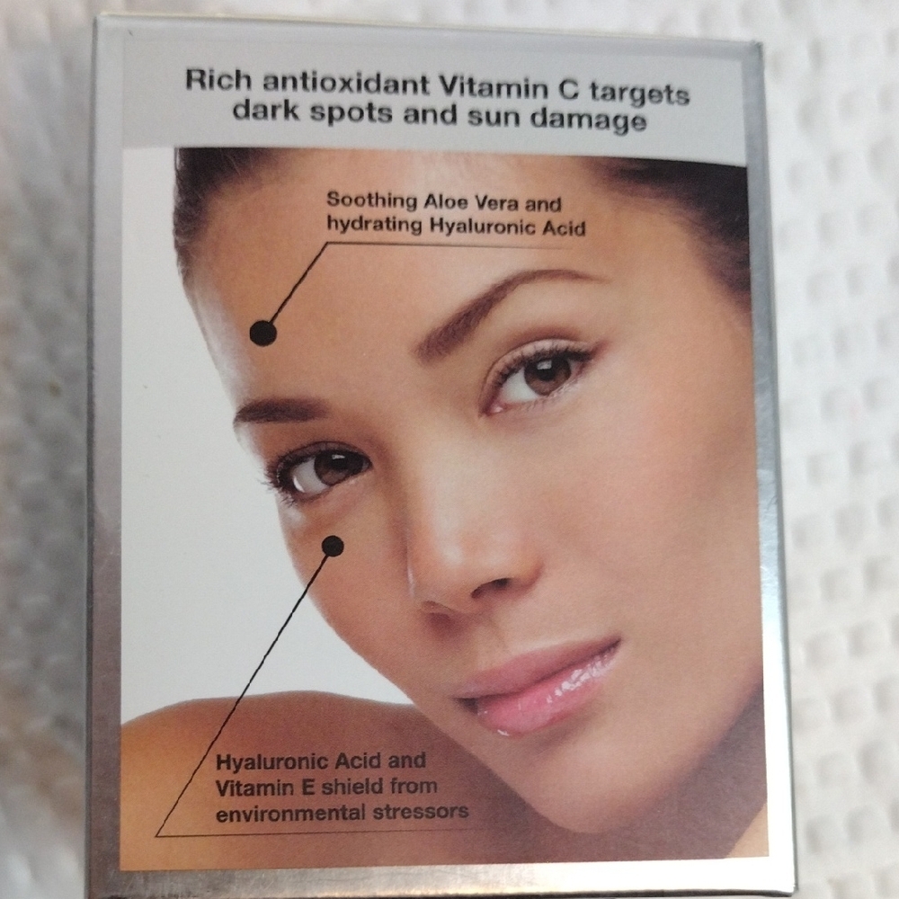 Progenix Professional Skin Care Vitamin C Brightening Day Cream - Picture 8 of 9
